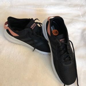 Size 9.5 ladies adidas cloudfoam shoes